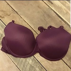 EUC PINK Victoria Secret tshirt Bra. 32D